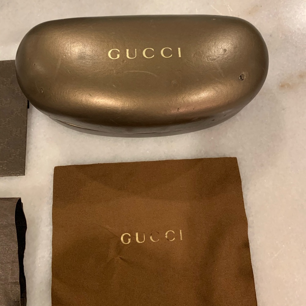Gucci sunglasses case with Gucci  envelopes